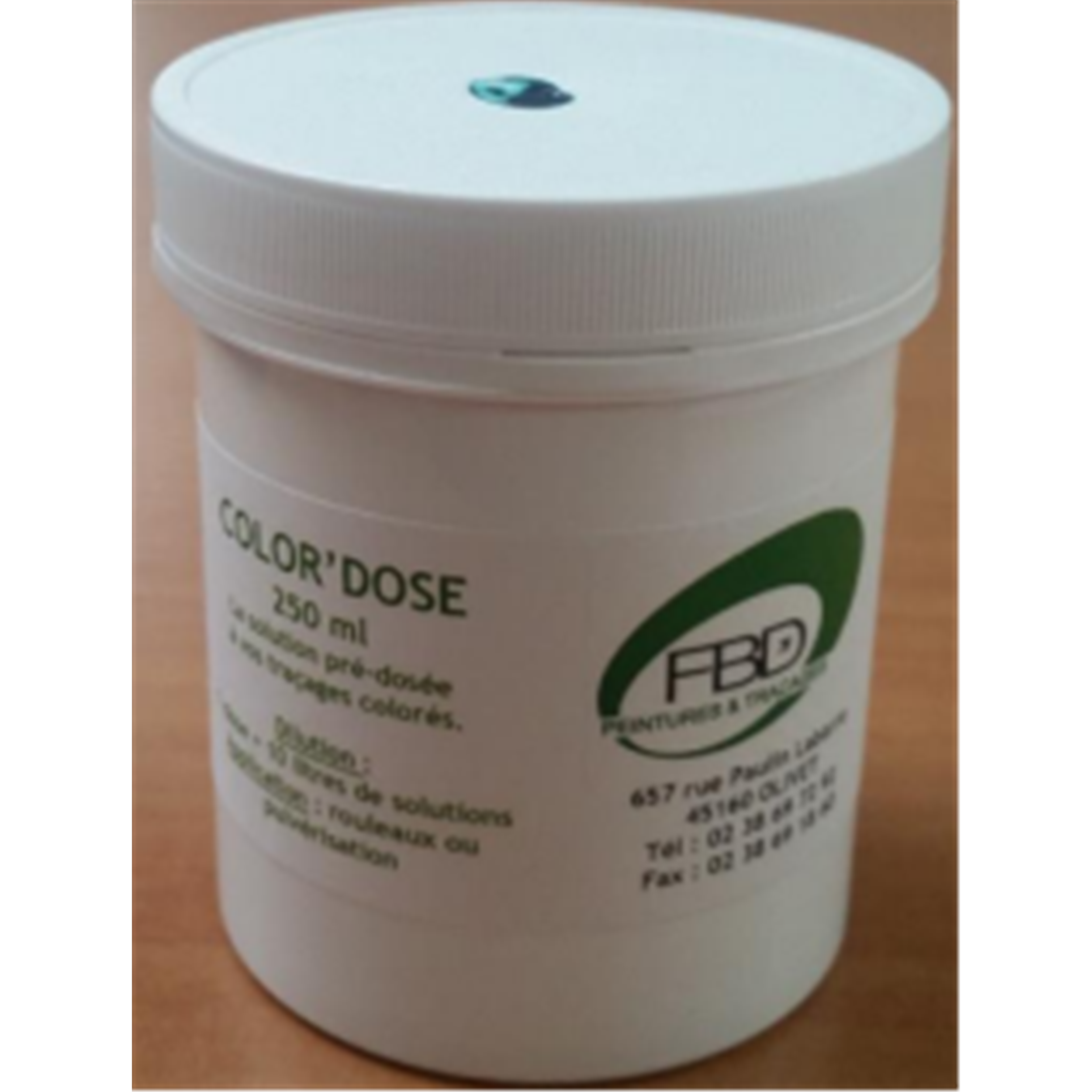 Solution color dose rouge pour peinture de tracage