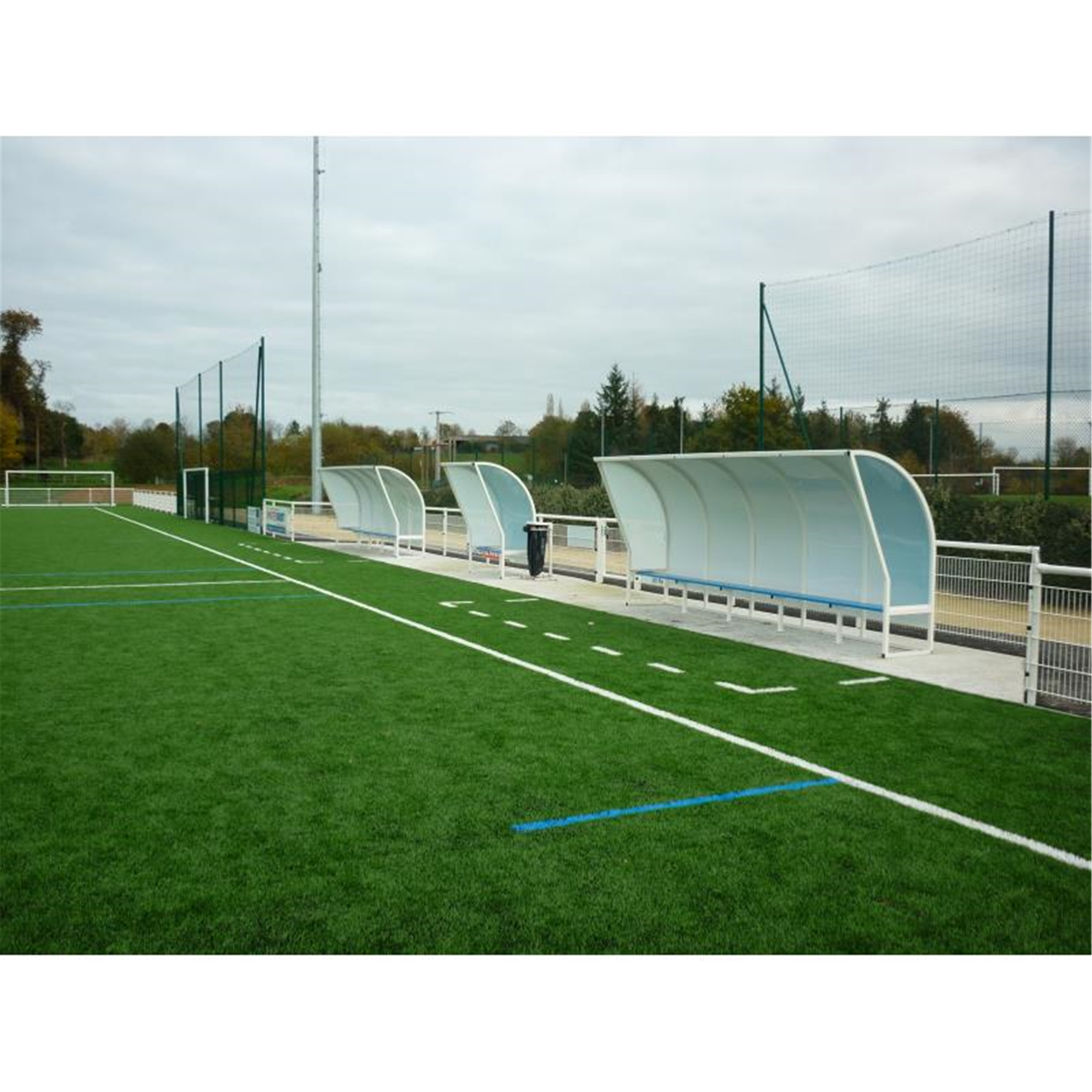 Banc de touche en alu avec abri polycarbonate 1m - Matériel terrain - METALUPLAST- Clubs - Entreprises - Collectivités - Associations