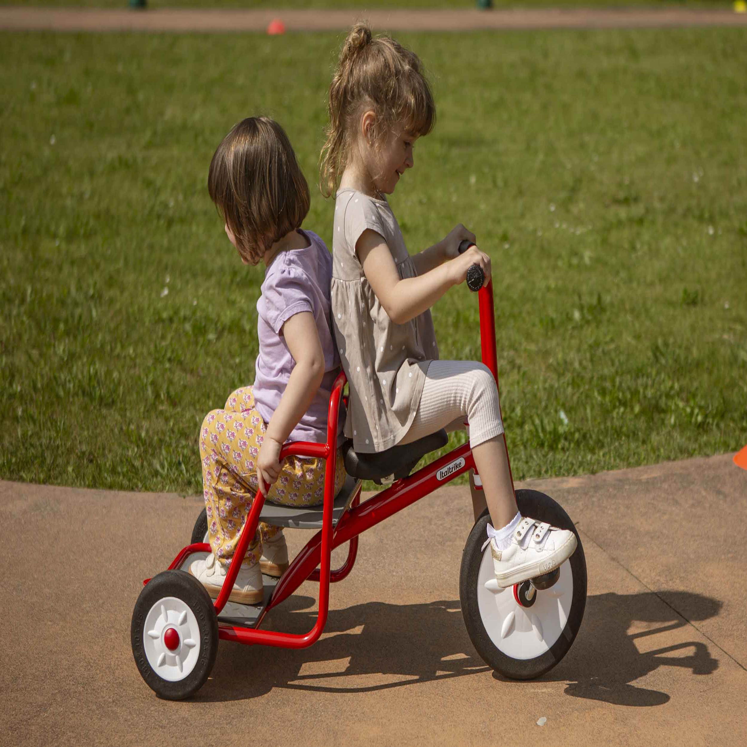 Tricycle porteur / cargo porteur pour bébé Amsterdam en bois ✔️ Petite  Amélie