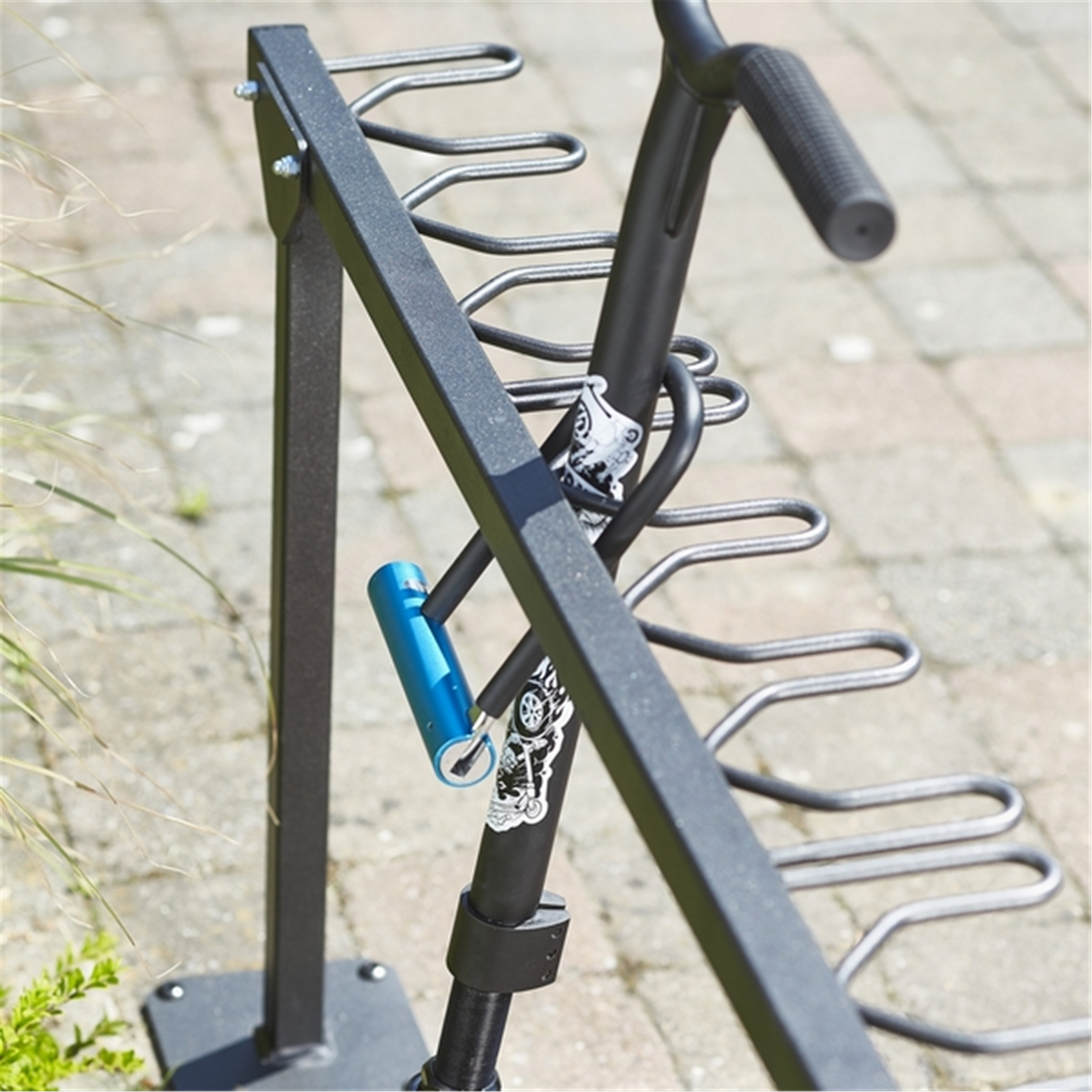 Support range 9 trottinettes - Trottinettes - MOTTEZ- Clubs - Entreprises - Collectivités - Associations