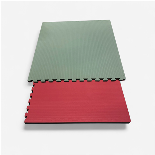 LOT 10 TAPIS PUZZLE 4CM ROUGE/VERT -  Mousse EVA recyclée