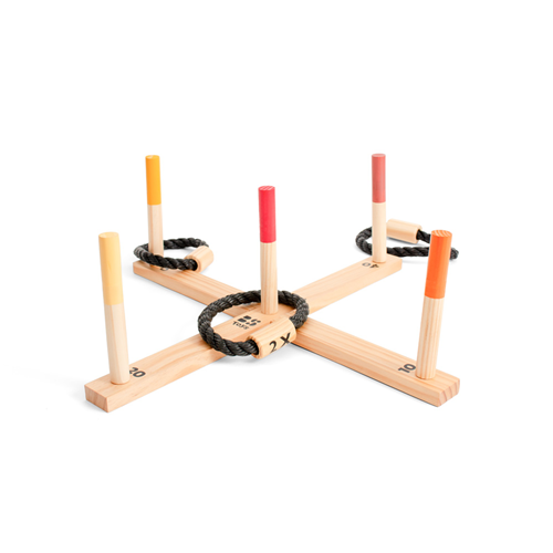 Jeu de lancer d&#039;anneaux en bois